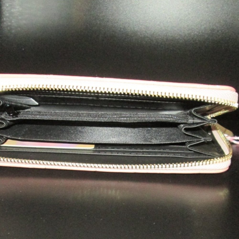 Pink Wallet - Picture 3 of 5